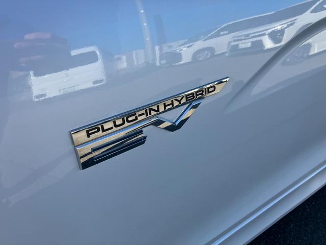 エクリプスクロスＰＨＥＶ Ｐ　４ＷＤ　スマートフォン連携ナビ　フルセグＴＶ　マルチアラウンドモニター　マイパイロット　ＬＥＤ　パワーシート　シートヒーター　ステアリングヒーター　クルーズコントロール　パワーバックドア　雹凹（52枚目）