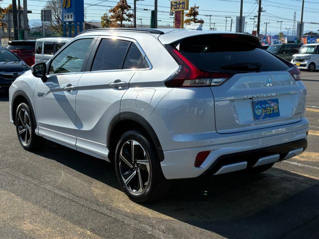 エクリプスクロスＰＨＥＶ Ｐ　４ＷＤ　ルーフレール　スマートフォン連携ナビ　フルセグＴＶ　マルチアラウンドモニター　マイパイロット　ＬＥＤ　Ｐシート　前席後席シートヒーター　ステアリングヒーター　　パワーバックドア　雹凹（6枚目）