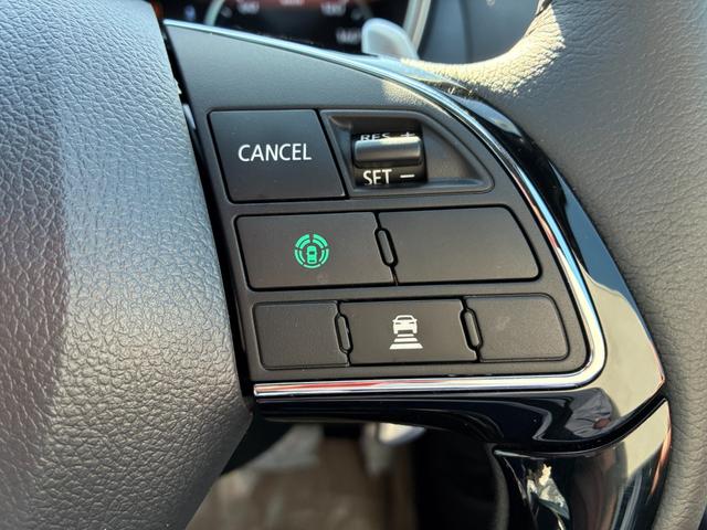 エクリプスクロスＰＨＥＶ Ｐ　４ＷＤ　ルーフレール　スマートフォン連携ナビ　フルセグＴＶ　マルチアラウンドモニター　マイパイロット　ＬＥＤ　Ｐシート　前席後席シートヒーター　ステアリングヒーター　　パワーバックドア　雹凹（14枚目）