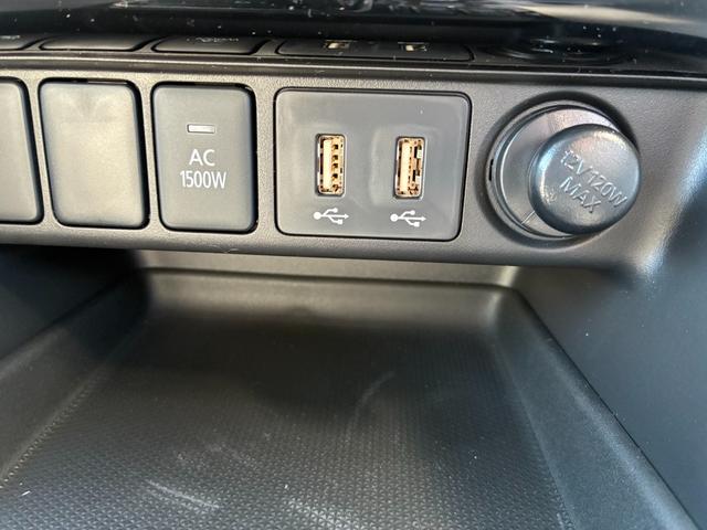 エクリプスクロスＰＨＥＶ Ｐ　４ＷＤ　ルーフレール　スマートフォン連携ナビ　フルセグＴＶ　マルチアラウンドモニター　マイパイロット　ＬＥＤ　Ｐシート　前席後席シートヒーター　ステアリングヒーター　　パワーバックドア　雹凹（17枚目）