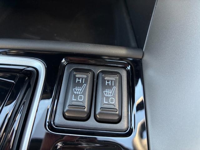 エクリプスクロスＰＨＥＶ Ｐ　４ＷＤ　ルーフレール　スマートフォン連携ナビ　フルセグＴＶ　マルチアラウンドモニター　マイパイロット　ＬＥＤ　Ｐシート　前席後席シートヒーター　ステアリングヒーター　　パワーバックドア　雹凹（19枚目）