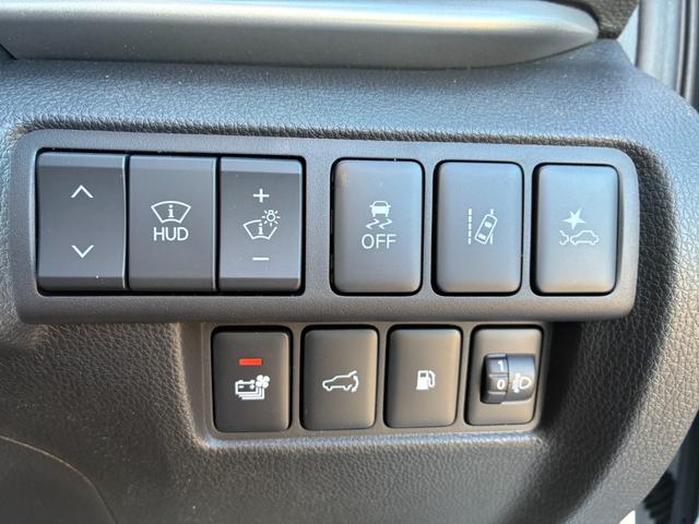 エクリプスクロスＰＨＥＶ Ｐ　４ＷＤ　ルーフレール　スマートフォン連携ナビ　フルセグＴＶ　マルチアラウンドモニター　マイパイロット　ＬＥＤ　Ｐシート　前席後席シートヒーター　ステアリングヒーター　　パワーバックドア　雹凹（21枚目）