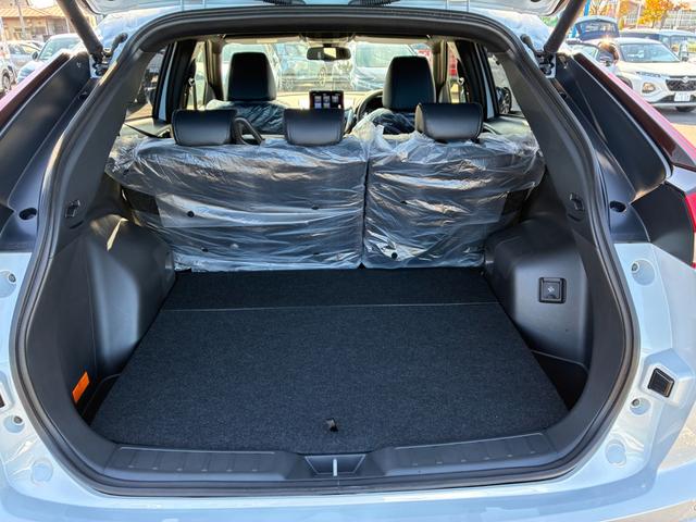 エクリプスクロスＰＨＥＶ Ｐ　４ＷＤ　ルーフレール　スマートフォン連携ナビ　フルセグＴＶ　マルチアラウンドモニター　マイパイロット　ＬＥＤ　Ｐシート　前席後席シートヒーター　ステアリングヒーター　　パワーバックドア　雹凹（27枚目）