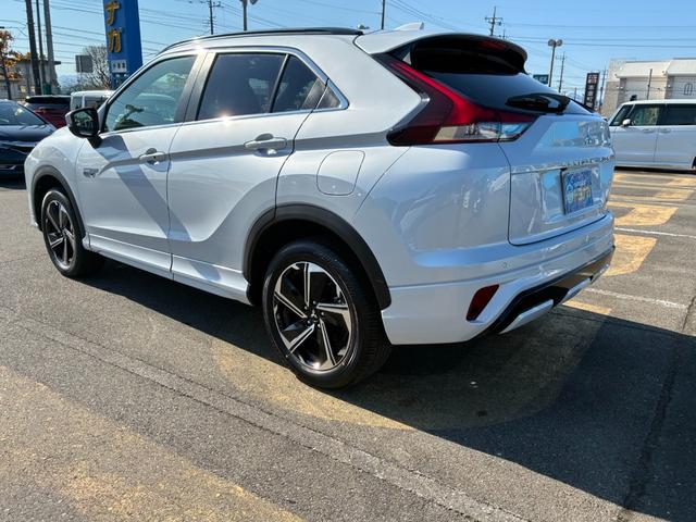 エクリプスクロスＰＨＥＶ Ｐ　４ＷＤ　ルーフレール　スマートフォン連携ナビ　フルセグＴＶ　マルチアラウンドモニター　マイパイロット　ＬＥＤ　Ｐシート　前席後席シートヒーター　ステアリングヒーター　　パワーバックドア　雹凹（51枚目）