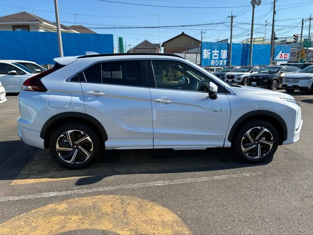 エクリプスクロスＰＨＥＶ Ｐ　４ＷＤ　ルーフレール　スマートフォン連携ナビ　フルセグＴＶ　マルチアラウンドモニター　マイパイロット　ＬＥＤ　Ｐシート　前席後席シートヒーター　ステアリングヒーター　　パワーバックドア　雹凹（61枚目）