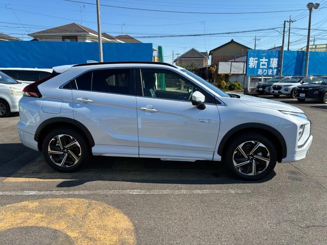 エクリプスクロスＰＨＥＶ Ｐ　４ＷＤ　ルーフレール　スマートフォン連携ナビ　フルセグＴＶ　マルチアラウンドモニター　マイパイロット　ＬＥＤ　Ｐシート　前席後席シートヒーター　ステアリングヒーター　　パワーバックドア　雹凹（62枚目）