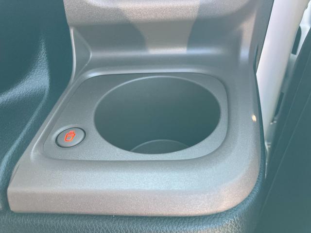 ムーヴキャンバス セオリーＧ　ナビ　フルセグＴＶ　バックカメラ　両側パワースライドドア　ＬＥＤオートライト　フォグランプ　コーナーセンサー　シートヒーター　フロアマット　ドアバイザー　ステアリングスイッチ　　雹凹（17枚目）