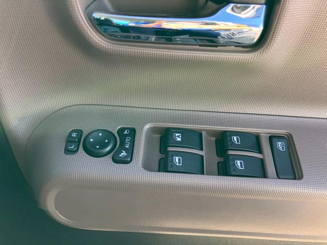 ムーヴキャンバス セオリーＧ　ナビ　フルセグＴＶ　バックカメラ　両側パワースライドドア　ＬＥＤオートライト　フォグランプ　コーナーセンサー　シートヒーター　フロアマット　ドアバイザー　ステアリングスイッチ　　雹凹（21枚目）