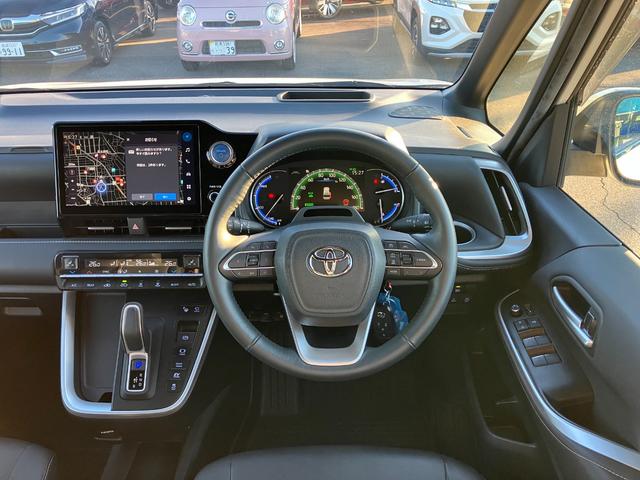 ノア ハイブリッドＳ－Ｚ　タイヤ新品　アドバンストパーク　パノラミックビュー　デジタルインナーミラー　１０．５インチコネクトナビ　カラーＨＵＤ　１４インチリヤモニター　２．０ＥＴＣ　ＣＤ／ＤＶＤ再生　前後ドラレコ　１オーナー（9枚目）