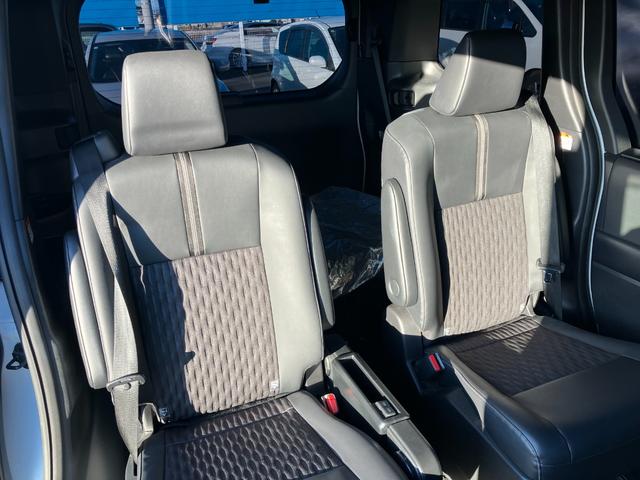 ノア ハイブリッドＳ－Ｚ　タイヤ新品　アドバンストパーク　パノラミックビュー　デジタルインナーミラー　１０．５インチコネクトナビ　カラーＨＵＤ　１４インチリヤモニター　２．０ＥＴＣ　ＣＤ／ＤＶＤ再生　前後ドラレコ　１オーナー（11枚目）