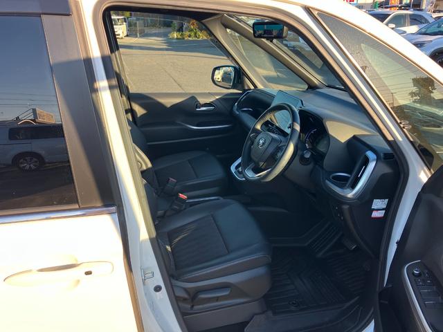 ノア ハイブリッドＳ－Ｚ　タイヤ新品　アドバンストパーク　パノラミックビュー　デジタルインナーミラー　１０．５インチコネクトナビ　カラーＨＵＤ　１４インチリヤモニター　２．０ＥＴＣ　ＣＤ／ＤＶＤ再生　前後ドラレコ　１オーナー（25枚目）