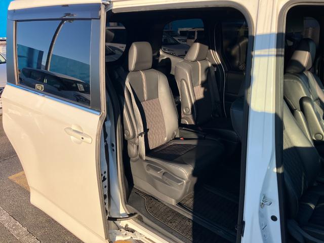 ノア ハイブリッドＳ－Ｚ　タイヤ新品　アドバンストパーク　パノラミックビュー　デジタルインナーミラー　１０．５インチコネクトナビ　カラーＨＵＤ　１４インチリヤモニター　２．０ＥＴＣ　ＣＤ／ＤＶＤ再生　前後ドラレコ　１オーナー（26枚目）