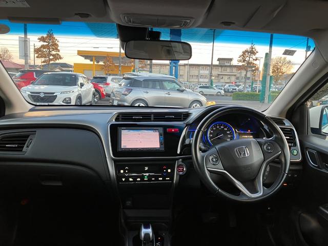 ★クルマの状態に納得！鑑定書付★パッと見わからない小さな傷や修復歴・・・第三者機関ＪＡＡＡ日本自動車鑑定協会のプロ鑑定士によって車輌状態の細かな部分まで鑑定を行なっています！だから安心・納得★