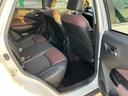 後席も足元広々です。後ろに乗られる方もリラックスして乗ることができますね。後ろに乗る方にも優しいお車ですね。