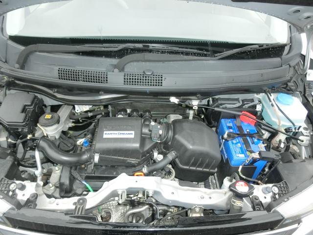 G SSコンフォートLパッケージ ディスプレイ付オーディオ HID シートヒーター オートライト機能付 キーフリー フロアマットスペアキー アイドリングストップ イモビライザー 横滑り防止機能 オートエアコン(16枚目)