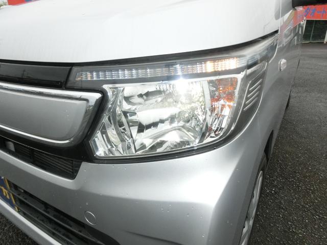 G SSコンフォートLパッケージ ディスプレイ付オーディオ HID シートヒーター オートライト機能付 キーフリー フロアマットスペアキー アイドリングストップ イモビライザー 横滑り防止機能 オートエアコン(19枚目)