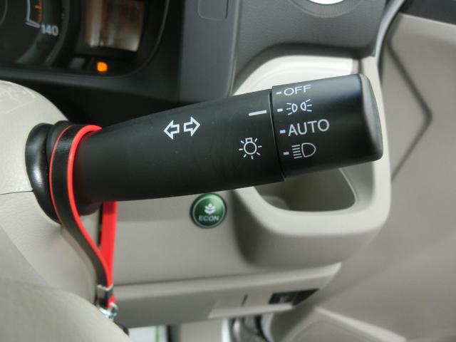 G SSコンフォートLパッケージ ディスプレイ付オーディオ HID シートヒーター オートライト機能付 キーフリー フロアマットスペアキー アイドリングストップ イモビライザー 横滑り防止機能 オートエアコン(27枚目)
