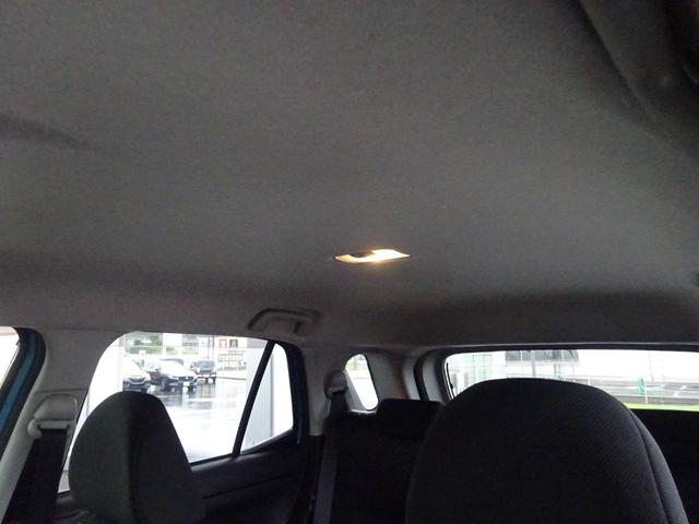 車内天井も綺麗な状態です。