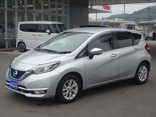 ノート ｅ－パワー　メダリスト　フルセグ純正７インチナビゲーション　アラウンドビューモニター　ＬＥＤヘッドライト　デジタルインナーミラー　エマージェンシーブレーキ　純正１５インチアルミホイール　純正ドライブレコーダー　ＥＴＣ車載器（4枚目）