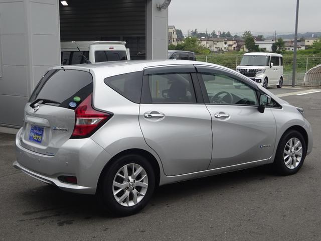 ノート ｅ－パワー　メダリスト　フルセグ純正７インチナビゲーション　アラウンドビューモニター　ＬＥＤヘッドライト　デジタルインナーミラー　エマージェンシーブレーキ　純正１５インチアルミホイール　純正ドライブレコーダー　ＥＴＣ車載器（11枚目）