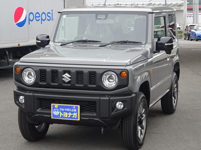 ジムニー ＸＣ　届出済み未使用車　５速マニュアル　デュアルセンサーブレーキ　リヤパーキングセンサー付４型　ＬＥＤヘッドライト　シートヒーター　純正１６インチアルミ　本革巻ステアリング　リモート格納ドアミラー（3枚目）