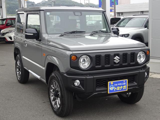ジムニー ＸＣ　届出済み未使用車　５速マニュアル　デュアルセンサーブレーキ　リヤパーキングセンサー付４型　ＬＥＤヘッドライト　シートヒーター　純正１６インチアルミ　本革巻ステアリング　リモート格納ドアミラー（6枚目）