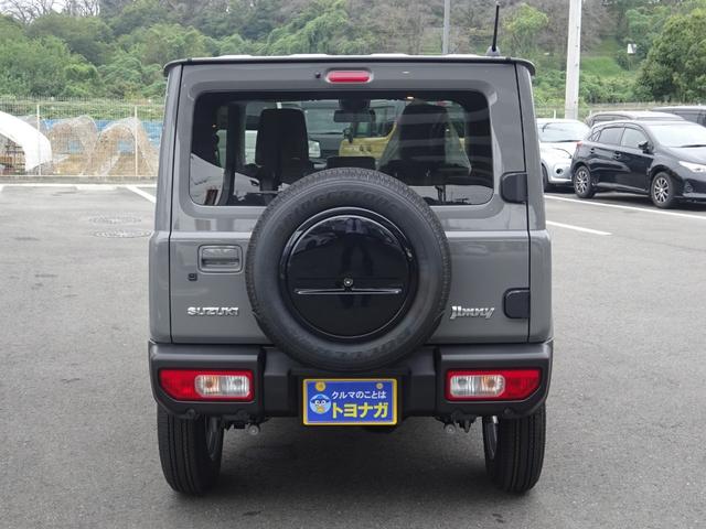 ジムニー ＸＣ　届出済み未使用車　５速マニュアル　デュアルセンサーブレーキ　リヤパーキングセンサー付４型　ＬＥＤヘッドライト　シートヒーター　純正１６インチアルミ　本革巻ステアリング　リモート格納ドアミラー（9枚目）