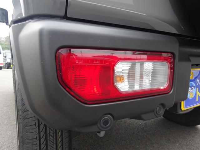 ジムニー ＸＣ　届出済み未使用車　５速マニュアル　デュアルセンサーブレーキ　リヤパーキングセンサー付４型　ＬＥＤヘッドライト　シートヒーター　純正１６インチアルミ　本革巻ステアリング　リモート格納ドアミラー（29枚目）