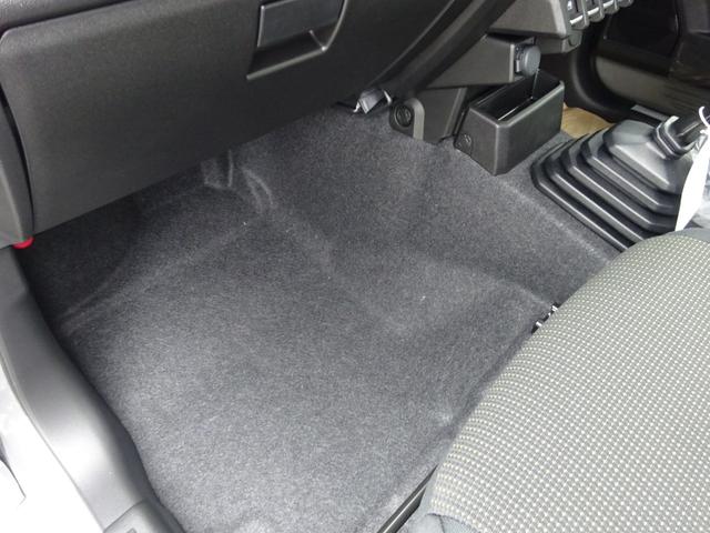 ジムニー ＸＣ　届出済み未使用車　５速マニュアル　デュアルセンサーブレーキ　リヤパーキングセンサー付４型　ＬＥＤヘッドライト　シートヒーター　純正１６インチアルミ　本革巻ステアリング　リモート格納ドアミラー（64枚目）