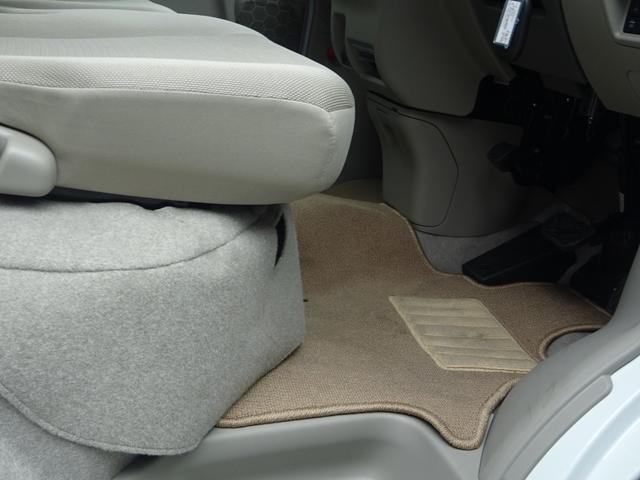 エブリイワゴン ＰＺターボスペシャル　両側パワースライドドア　純正フロアマット　ＥＴＣ２．０　運転席シートヒーター　助手席オートステップ　本革ステアリング　ＤＣＢＳ　ＬＥＤヘッドライト　入ルーフ　後期ＣＶＴモデル　キーレスプッシュスタート（20枚目）