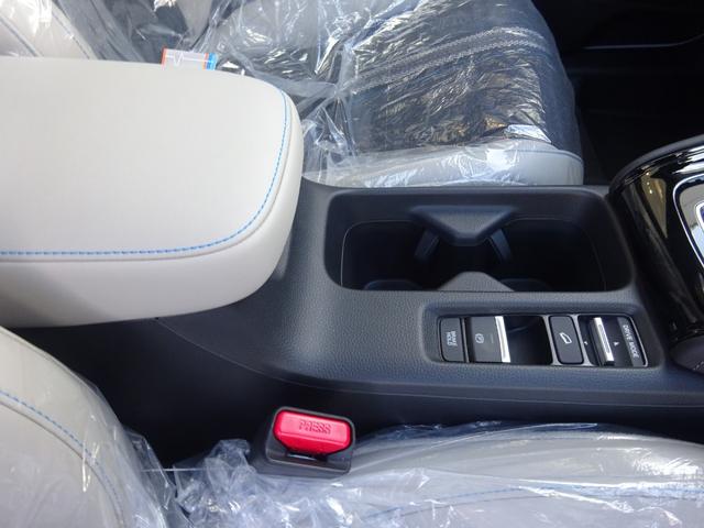 ヴェゼル e:HEV Z・PLaYパッケージ 地デジフルセグTV ホンダ純正9インチナビゲーション マルチビューモニター ETC2.0 プレミアムオーディオ パノラマガラスルーフ 4WD 後退出庫サポート パワーバックドア 登録済未使用車(13枚目)