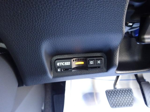 ヴェゼル e:HEV Z・PLaYパッケージ 地デジフルセグTV ホンダ純正9インチナビゲーション マルチビューモニター ETC2.0 プレミアムオーディオ パノラマガラスルーフ 4WD 後退出庫サポート パワーバックドア 登録済未使用車(17枚目)