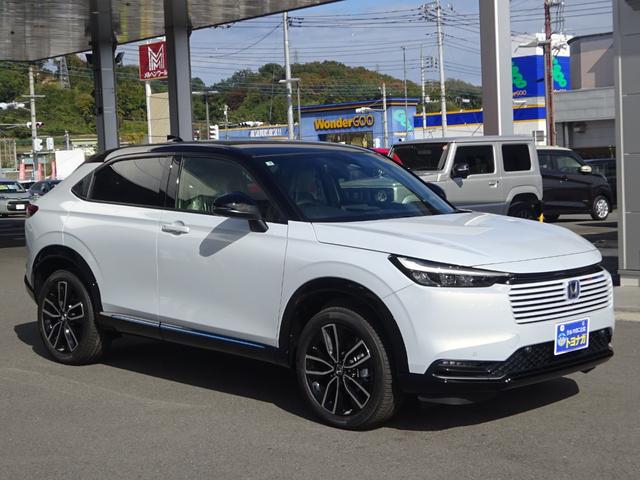 ヴェゼル e:HEV Z・PLaYパッケージ 地デジフルセグTV ホンダ純正9インチナビゲーション マルチビューモニター ETC2.0 プレミアムオーディオ パノラマガラスルーフ 4WD 後退出庫サポート パワーバックドア 登録済未使用車(20枚目)