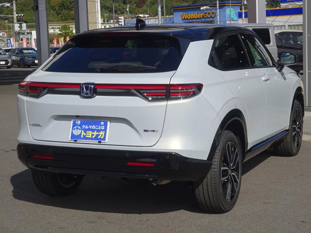 ヴェゼル e:HEV Z・PLaYパッケージ 地デジフルセグTV ホンダ純正9インチナビゲーション マルチビューモニター ETC2.0 プレミアムオーディオ パノラマガラスルーフ 4WD 後退出庫サポート パワーバックドア 登録済未使用車(23枚目)