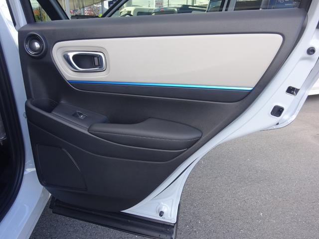 ヴェゼル e:HEV Z・PLaYパッケージ 地デジフルセグTV ホンダ純正9インチナビゲーション マルチビューモニター ETC2.0 プレミアムオーディオ パノラマガラスルーフ 4WD 後退出庫サポート パワーバックドア 登録済未使用車(55枚目)