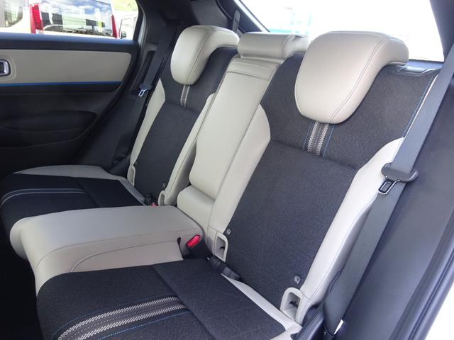 ヴェゼル e:HEV Z・PLaYパッケージ 地デジフルセグTV ホンダ純正9インチナビゲーション マルチビューモニター ETC2.0 プレミアムオーディオ パノラマガラスルーフ 4WD 後退出庫サポート パワーバックドア 登録済未使用車(62枚目)