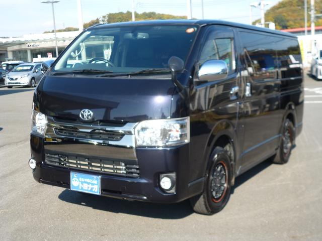 ハイエースバン スーパーＧＬ　ダークプライム　地デジフルセグ純正７インチナビゲーション　ＥＴＣ　バックカメラ　４ＷＤ　両側電動スライドドア　バックドアイージークローザー　ベッドキット　ヒッチメンバー　スモークフィルム施工済（2枚目）