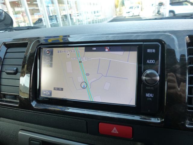 ハイエースバン スーパーＧＬ　ダークプライム　地デジフルセグ純正７インチナビゲーション　ＥＴＣ　バックカメラ　４ＷＤ　両側電動スライドドア　バックドアイージークローザー　ベッドキット　ヒッチメンバー　スモークフィルム施工済（17枚目）