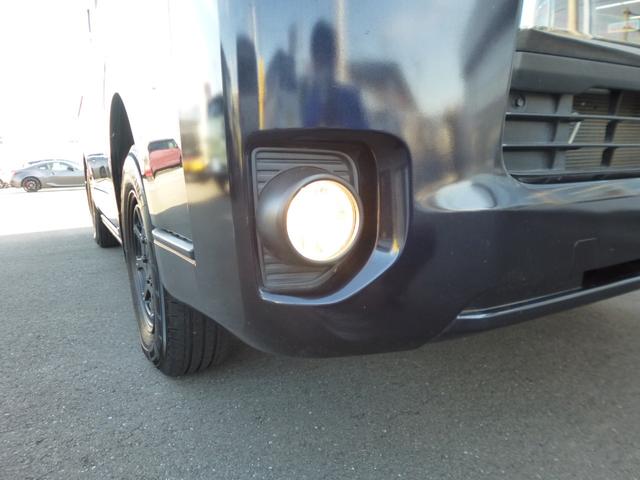 ハイエースバン スーパーＧＬ　ダークプライム　地デジフルセグ純正７インチナビゲーション　ＥＴＣ　バックカメラ　４ＷＤ　両側電動スライドドア　バックドアイージークローザー　ベッドキット　ヒッチメンバー　スモークフィルム施工済（26枚目）