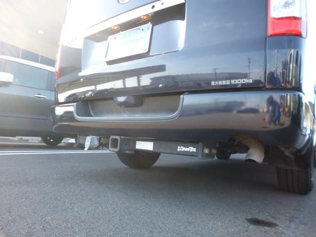 ハイエースバン スーパーＧＬ　ダークプライム　地デジフルセグ純正７インチナビゲーション　ＥＴＣ　バックカメラ　４ＷＤ　両側電動スライドドア　バックドアイージークローザー　ベッドキット　ヒッチメンバー　スモークフィルム施工済（30枚目）