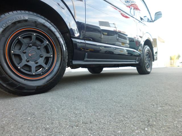 ハイエースバン スーパーＧＬ　ダークプライム　地デジフルセグ純正７インチナビゲーション　ＥＴＣ　バックカメラ　４ＷＤ　両側電動スライドドア　バックドアイージークローザー　ベッドキット　ヒッチメンバー　スモークフィルム施工済（31枚目）