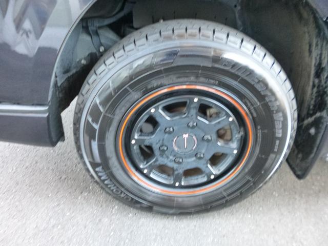 ハイエースバン スーパーＧＬ　ダークプライム　地デジフルセグ純正７インチナビゲーション　ＥＴＣ　バックカメラ　４ＷＤ　両側電動スライドドア　バックドアイージークローザー　ベッドキット　ヒッチメンバー　スモークフィルム施工済（37枚目）