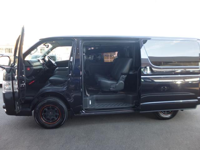 ハイエースバン スーパーＧＬ　ダークプライム　地デジフルセグ純正７インチナビゲーション　ＥＴＣ　バックカメラ　４ＷＤ　両側電動スライドドア　バックドアイージークローザー　ベッドキット　ヒッチメンバー　スモークフィルム施工済（57枚目）