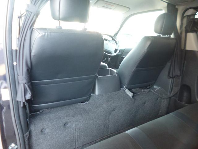 ハイエースバン スーパーＧＬ　ダークプライム　地デジフルセグ純正７インチナビゲーション　ＥＴＣ　バックカメラ　４ＷＤ　両側電動スライドドア　バックドアイージークローザー　ベッドキット　ヒッチメンバー　スモークフィルム施工済（61枚目）