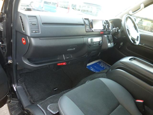 ハイエースバン スーパーＧＬ　ダークプライム　地デジフルセグ純正７インチナビゲーション　ＥＴＣ　バックカメラ　４ＷＤ　両側電動スライドドア　バックドアイージークローザー　ベッドキット　ヒッチメンバー　スモークフィルム施工済（62枚目）