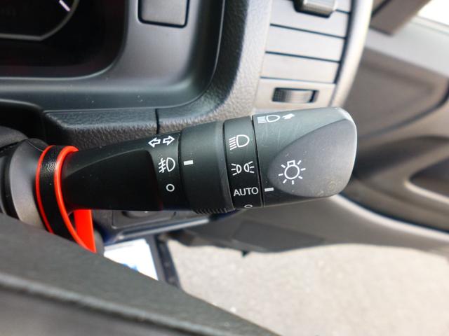 ハイエースバン スーパーＧＬ　ダークプライム　地デジフルセグ純正７インチナビゲーション　ＥＴＣ　バックカメラ　４ＷＤ　両側電動スライドドア　バックドアイージークローザー　ベッドキット　ヒッチメンバー　スモークフィルム施工済（69枚目）