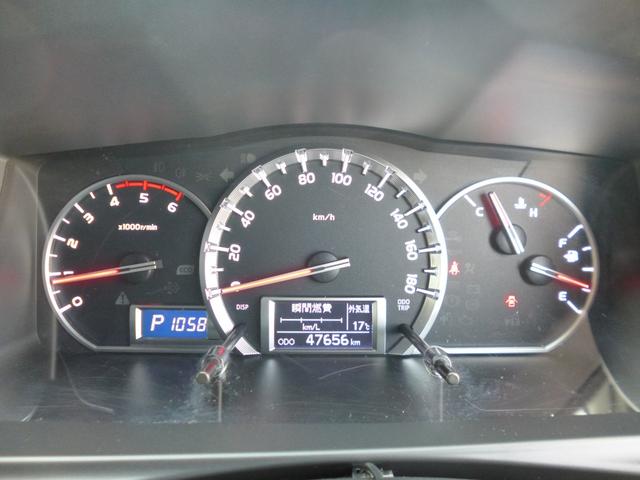 ハイエースバン スーパーＧＬ　ダークプライム　地デジフルセグ純正７インチナビゲーション　ＥＴＣ　バックカメラ　４ＷＤ　両側電動スライドドア　バックドアイージークローザー　ベッドキット　ヒッチメンバー　スモークフィルム施工済（70枚目）