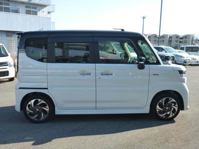 スペーシアカスタム ハイブリッドＸＳターボ　４ＷＤ　全方位モニター付９インチメモリーナビ　フルセグＴＶ　前後ドライブレコーダー　ビルトインＥＴＣ　両側電動スライドドア　シートヒーター　ステアリングヒーター　スペアキー　ワンオーナー（6枚目）