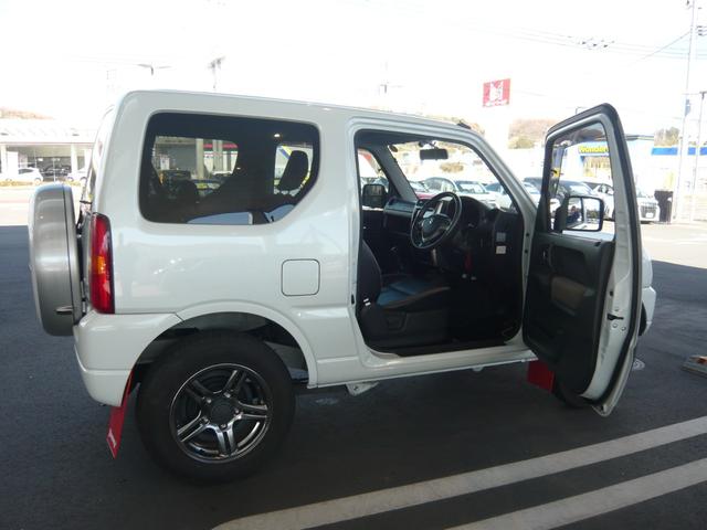 ジムニー ランドベンチャー　特別仕様車ランドベンチャー　シートヒーター　フォグランプ　純正１６インチアルミホイール　社外ナビ（パイオニアＡＶＩＣ　ＲＺ７１２）　ＴＶ　ＤＶＤ再生　ＣＤ　Ｂｌｕｅｔｏｏｔｈ　ステアリングスイッチ（54枚目）