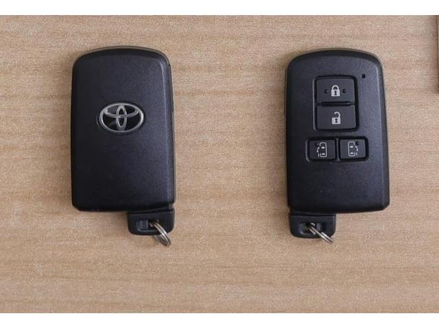 ヴェルファイア 2.5X 地デジ LEDヘッドライト AC100V電源 ETC DVD 横滑り防止装置 記録簿 3列シート 盗難防止装置 オ-トエアコン メモリーナビ アルミホイール Wエアコン サイドエアバック ABS(21枚目)